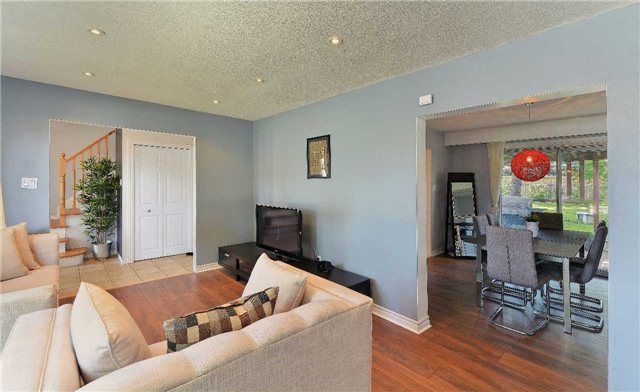 33 Cathedral Rd, Brampton, L6W2P1 | Image 3