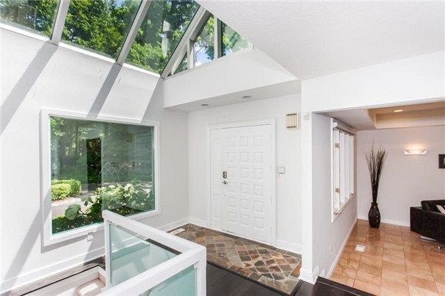 988 Tennyson Ave, Mississauga, L5H2Z1 | Image 2