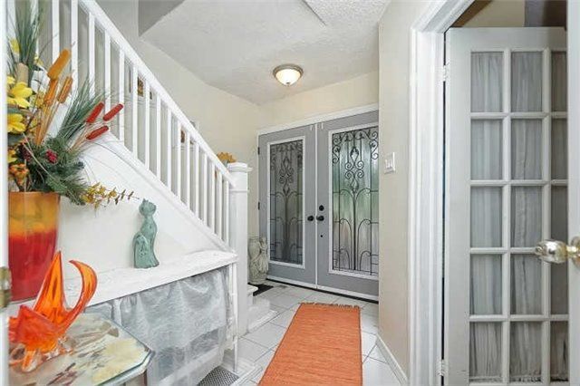 34 Mc Farland Ave, Toronto, M6H3N1 | Image 2