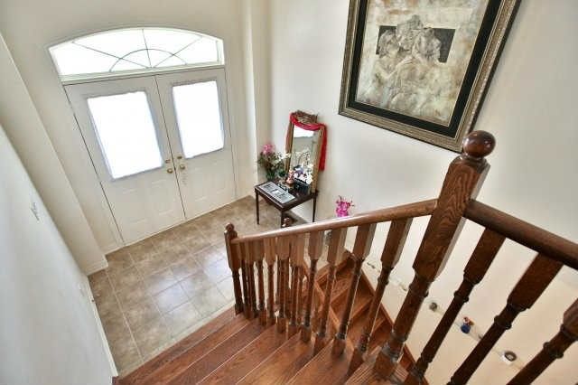 5 Amy Ave, Brampton, L6P3L7 | Image 3