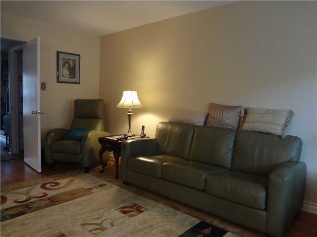 33 - 3025 Cedarglen Gate, Mississauga, L5C2V7 | Image 3