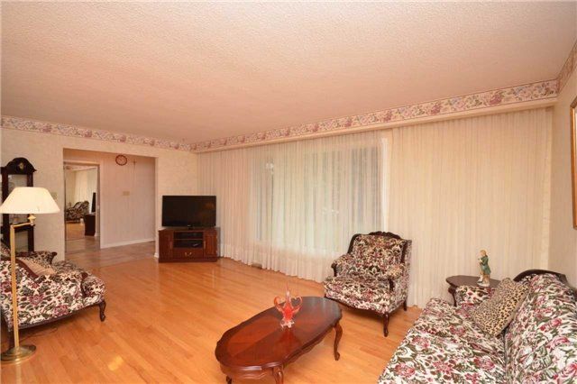 3821 Countryside Dr, Brampton, L6P 0Y5 | Image 3