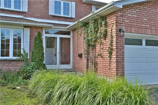 2606 Ambercroft Tr, Mississauga, L5M4K3 | Image 2