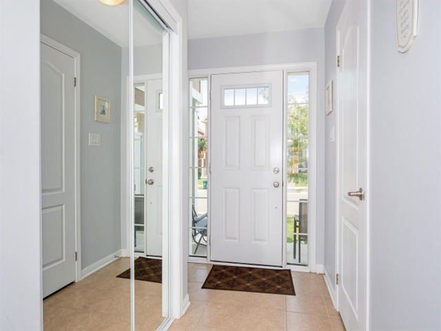 275 Woodley Cres, Milton, L9T 8B8 | Image 3