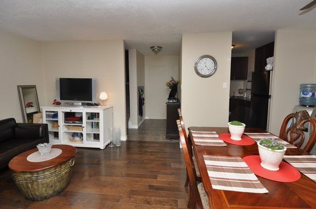 148 - 1066 Falgarwood Dr, Oakville, L6H2P3 | Image 3