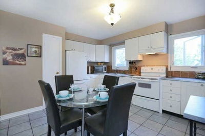 Unit 18 — 530 Falgarwood Dr, Oakville - Iroquois Ridge South image-0-2