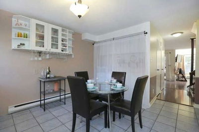 Unit 18 — 530 Falgarwood Dr, Oakville - Iroquois Ridge South image-0-4