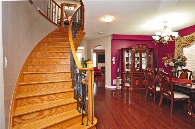 11 Condorvalley Cres, Brampton, L6P2T7 | Image 3