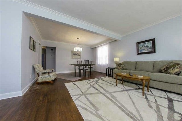 30 Northampton Dr, Toronto, M9B4S6 | Image 2