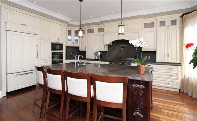 1366 Wilson Ave, Mississauga, L5G3K2 | Image 3