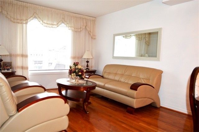 53 Chadwick St, Brampton, L6Y4Y1 | Image 2