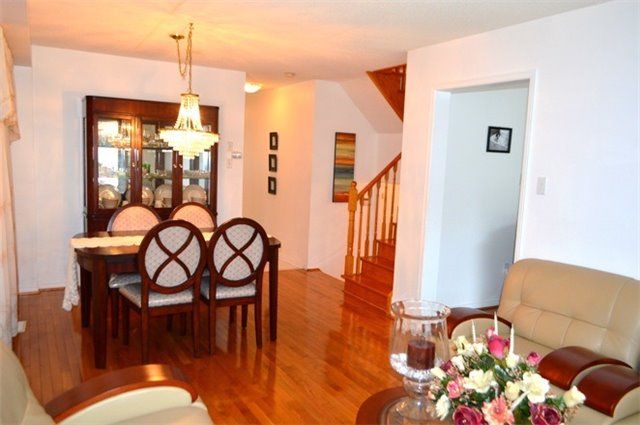 53 Chadwick St, Brampton, L6Y4Y1 | Image 3