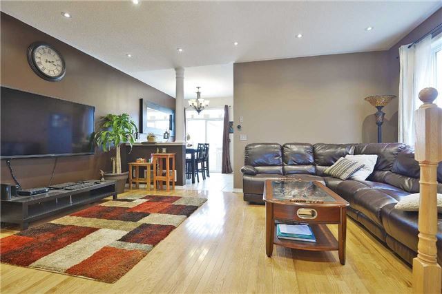 72 - 651 Farmstead Dr, Milton, L9T7W2 | Image 3