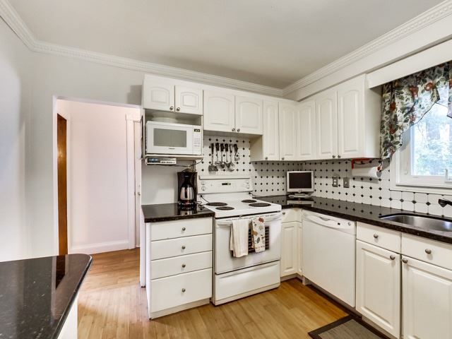 4 Lunness Rd, Toronto, M8W4M3 | Image 3