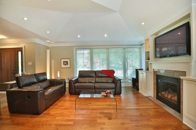 214 Maple Grove Dr, Oakville, L6J4V3 | Image 3