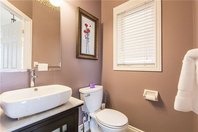 2530 Longridge Cres, Oakville, L6H6S2 | Image 3