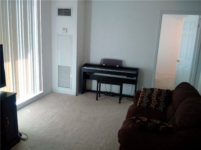 304 - 4889 Kimbermount Ave, Mississauga, L5M7K8 | Image 3