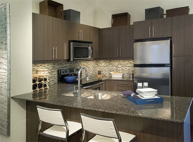 505 - 65 Speers Rd, Oakville, L6L5Y7 | Image 3