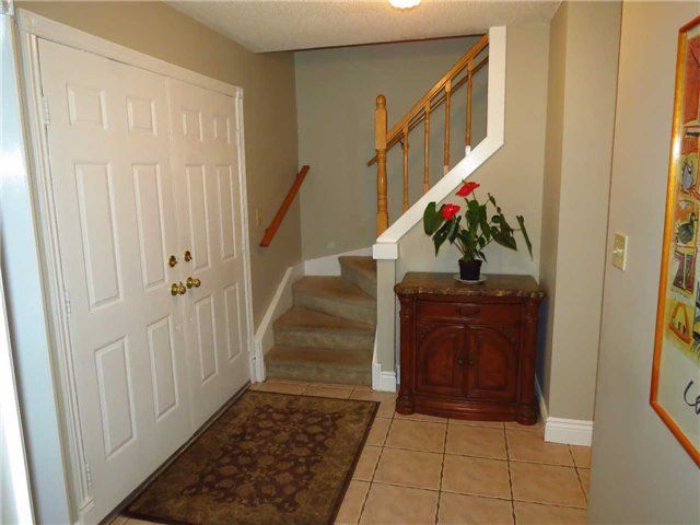 3283 Bobwhite Mews, Mississauga, L5N6G1 | Image 3