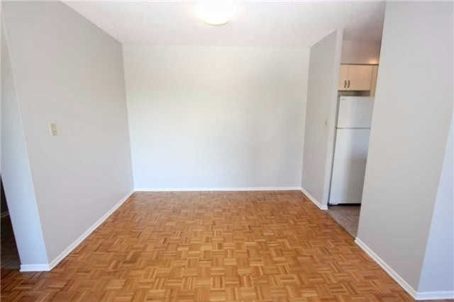 625 - 1000 Cedarglen Gate, Mississauga, L5C3Z5 | Image 3