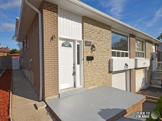 1139 Shadeland Dr, Mississauga, L5C1P2 | Image 2