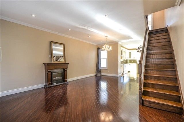 Upper - 15 Melville Ave, Toronto, M6G1Y1 | Image 2