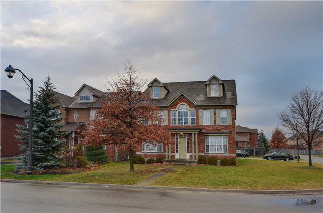393 Ambleside Dr, Oakville, L6H6P4 | Image 2
