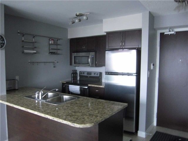 2205 - 208 Enfield Pl, Mississauga, L5B0G8 | Image 2