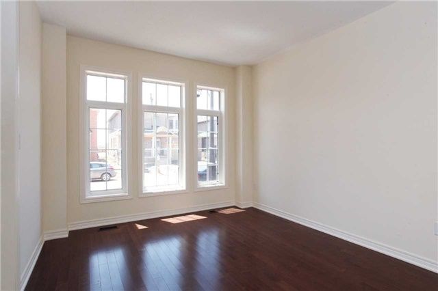 3169 Larry Cres, Oakville, L6M 0S8 | Image 2