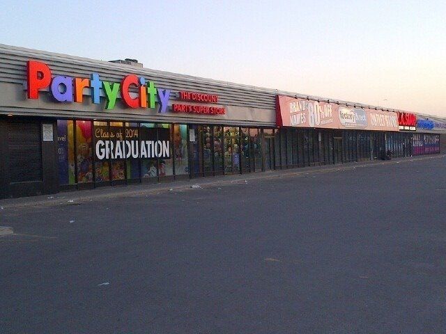 F - 39 Orfus Rd, Toronto, M6A1L7 | Image 2