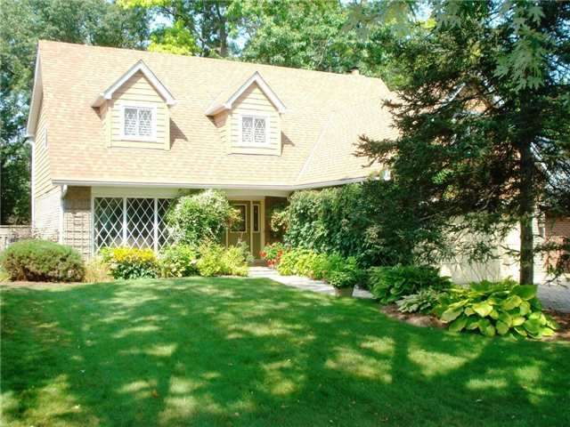 1005 Fair Birch Dr, Mississauga, L5H1M4 | Image 2