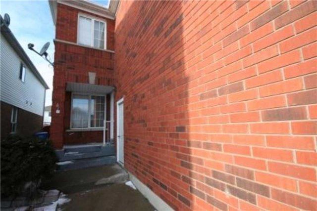 29 Needlewood Lane, Brampton, L6R2N3 | Image 3