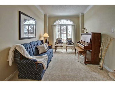 2113 Berwick Drive, Burlington, Ontario image-0-2