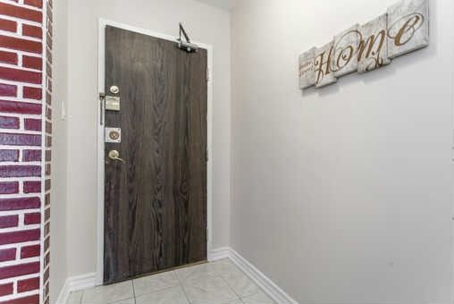 211 - 1 Four Winds Dr, Toronto, M3J2T1 | Image 2