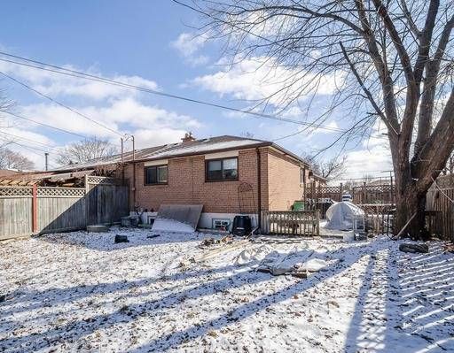 116 Addington Cres, Brampton, L6T2R5 | Image 3