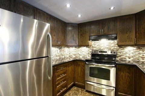 811 - 325 Webb Dr, Mississauga, L5B3Z9 | Image 3