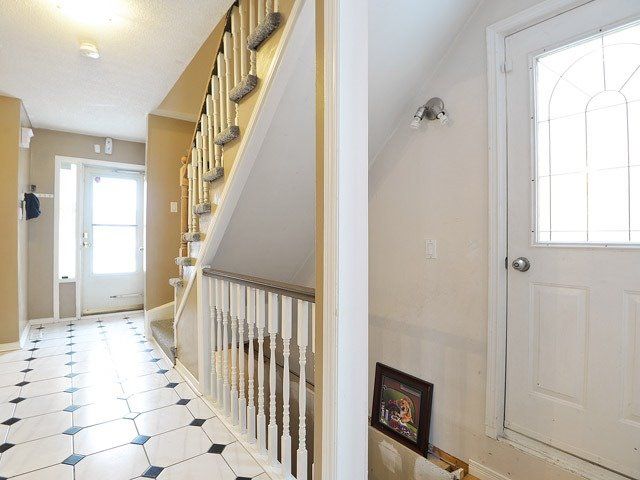 74 Atkins Circ, Brampton, L6X4B4 | Image 2