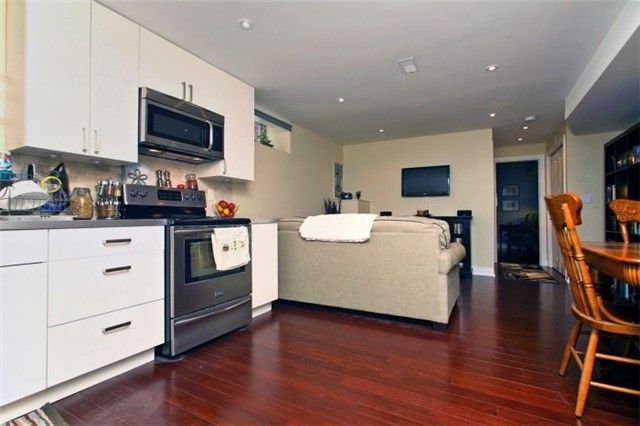 Lower - 148 Mavety St, Toronto, M6P2L9 | Image 2