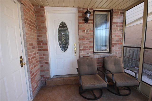 13 Martindale Cres, Brampton, L6X2V7 | Image 2