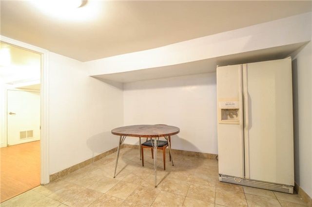 Bsmt - 15 Melville Ave, Toronto, M6G1Y1 | Image 3