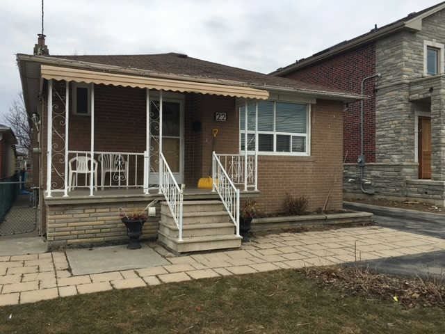 22 Katherine Rd, Toronto, M3K1H9 | Image 2