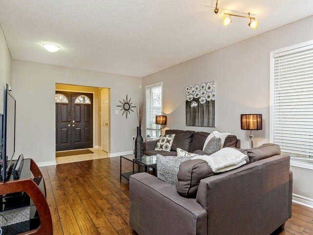 30 Florence Dr, Brampton, L7A2M2 | Image 3