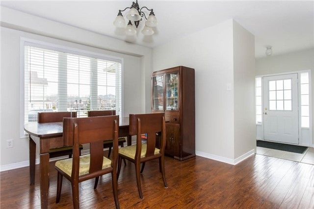 3941 Stardust Dr, Mississauga, L5M-8A4 | Image 3