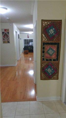 443 Comiskey Cres, Mississauga, L5W0L7 | Image 3