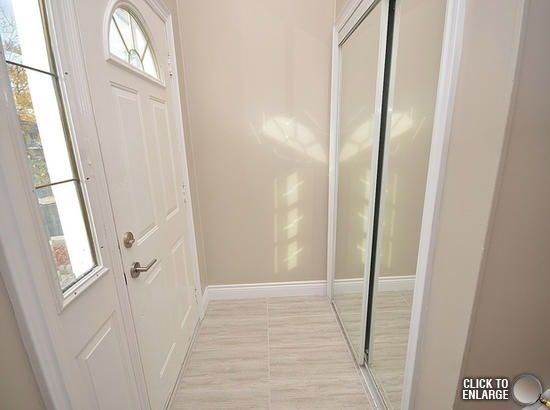 1139 Shadeland Dr, Mississauga, L5C1P2 | Image 3