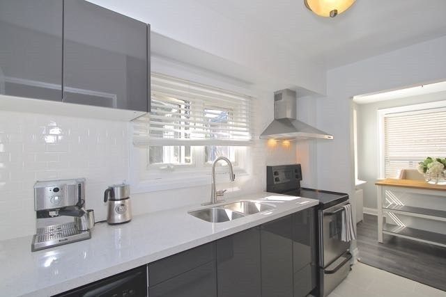 24 Twenty First St, Toronto, M8V3L7 | Image 2