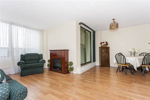 202 - 2556 Argyle Rd, Mississauga, L5B2H5 | Image 3