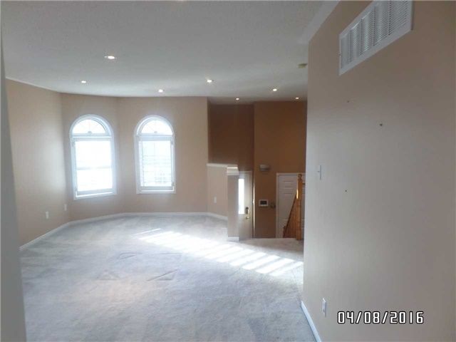 1370 Pickwick Dr, Mississauga, L5V2H4 | Image 3