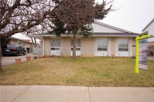 3068 Morning Star Dr, Mississauga, L4T1X2 | Image 2