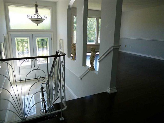 2101 Parkway Dr, Burlington, L7P1S5 | Image 2